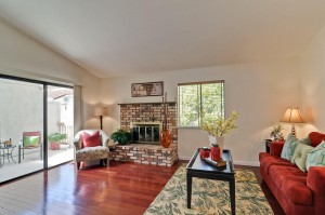 1243 Henderson Ave Sunnyvale-large-005-Living Room-1500x997-72dpi
