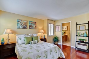 1243 Henderson Ave Sunnyvale-large-017-Master Bedroom-1500x997-72dpi