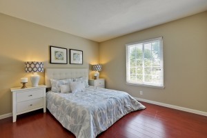 025_bedroom