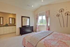 030_master-bedroom