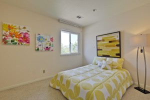 040_bedroom