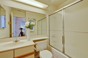 030_bathroom
