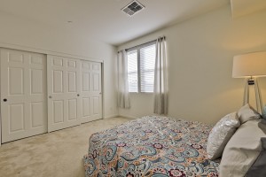 034_bedroom