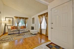010_Entrance