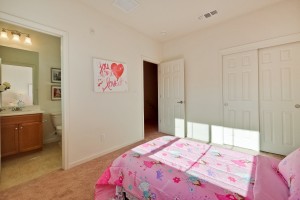 033_Bedroom