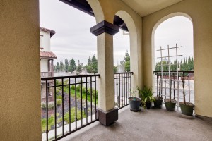 049_Balcony