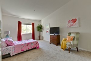 040_Bedroom