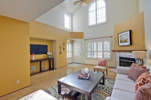 004_Living Room