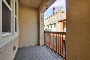 043_Balcony