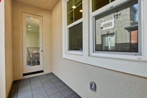 045_Balcony